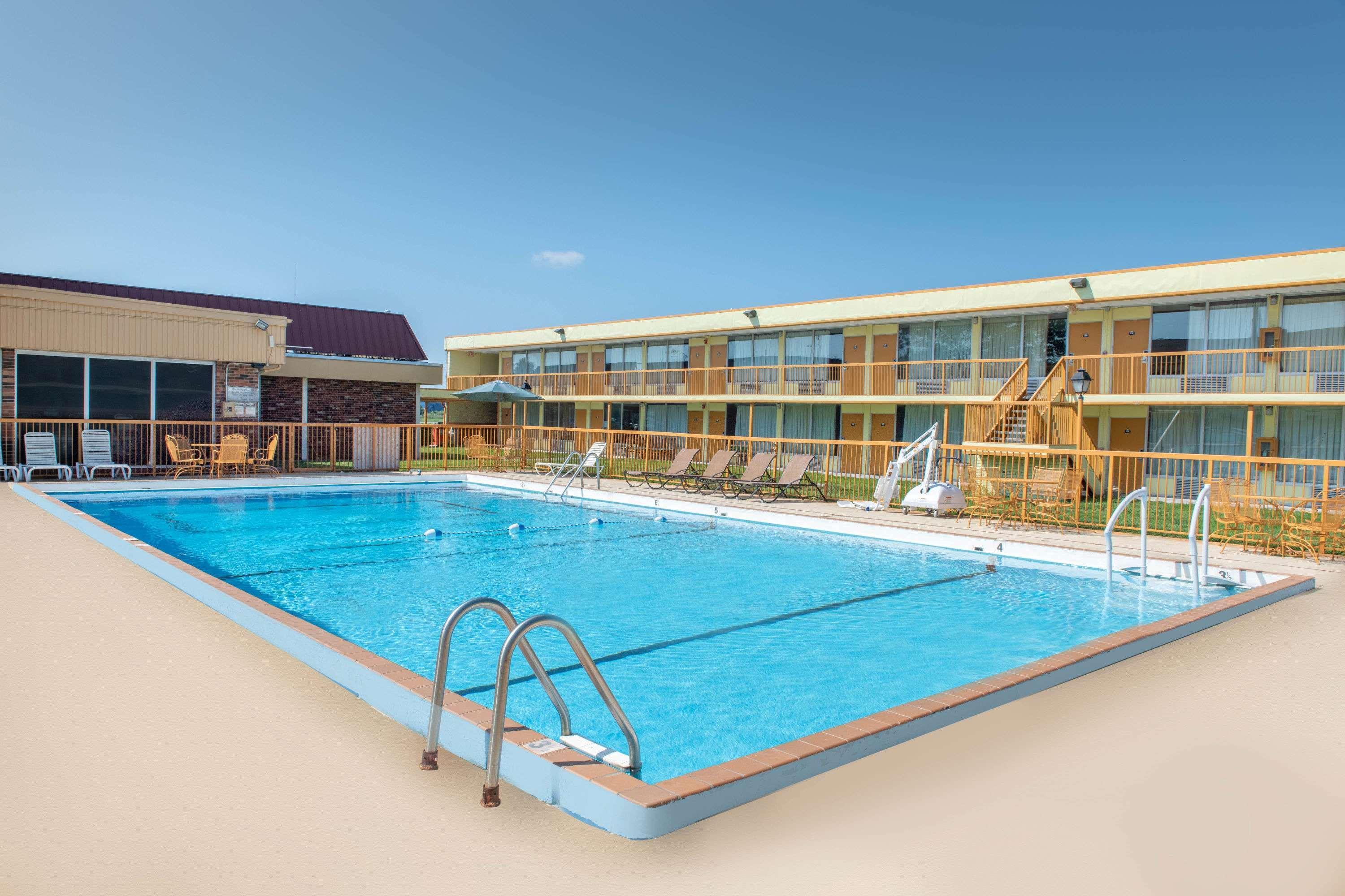 Days Inn By Wyndham Salem, Il Kültér fotó